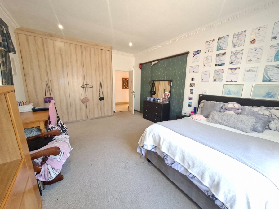 5 Bedroom Property for Sale in Baysvalley Free State